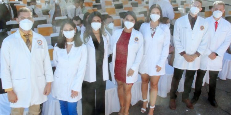 Bolívar | UDO Bolívar logró 16 menciones honoríficas Magna y Cum Laude en última promoción del 2021