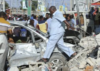Doble atentado con carros bomba deja más de 100 muertos y 300 heridos en Somalia