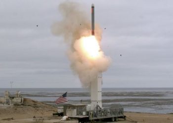 EEUU realizó una prueba de misiles en el Ártico como mensaje a Rusia