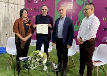 Venezuela premia al escritor colombiano Javier Bosch por su obra «Visiones»