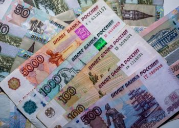 La economía rusa entra en recesión, con caída trimestral de 4% del PIB