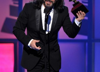 Marco Antonio Solís recibe el premio Persona del Año en los Latin Grammy 2022
