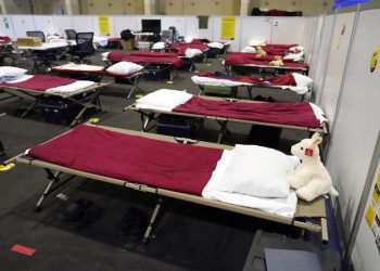 Albergues de EEUU se alistan para oleada de migrantes tras fin del Título 42