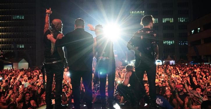 Caramelos de Cianuro regaló una descarga de rock a sus incondicionales