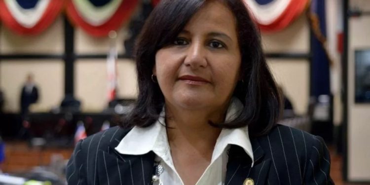 El autodenominado parlamento venezolano en el exterior controla $1.970 millones