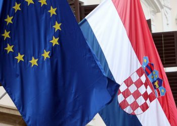 Croacia ingresa a la Unión Europea y adopta el euro como moneda oficial