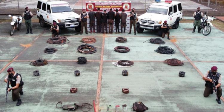 FANB detiene a 26 personas por robar en empresas públicas