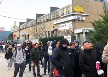 Alcalde de Nueva York: La ciudad «no puede soportar más» la afluencia de inmigrantes