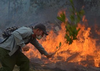 Incendio de grandes proporciones en Cuba sigue activo por cuarto día