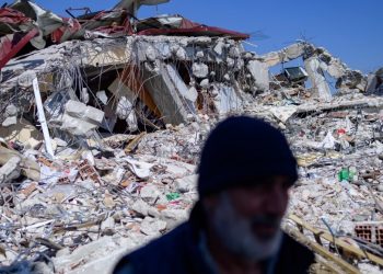 Un terremoto de magnitud 6,1 sacude las aguas en el sureste de Indonesia