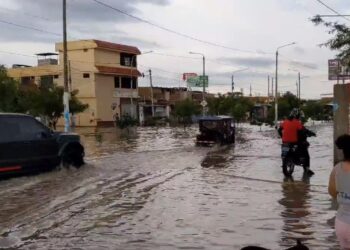 Seis muertos y cientos de damnificados por lluvias en Perú