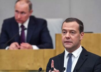 Arrestar a Putin equivaldría a «declarar la guerra» a Rusia, advierte Medvedev