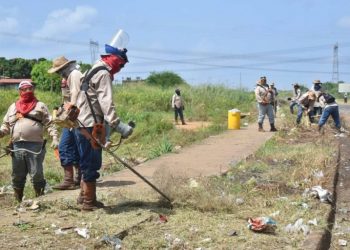 Bolívar | Voluntariado de la clase obrera de Guayana realiza labores ornamentales