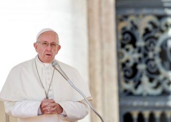 Papa Francisco rezó con los fieles en este primer domingo de Adviento