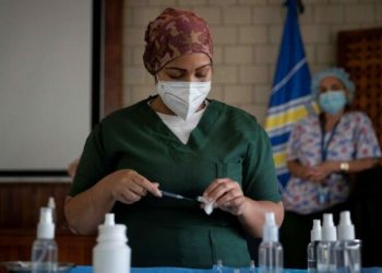 55% de la población está inmunizada con dos dosis