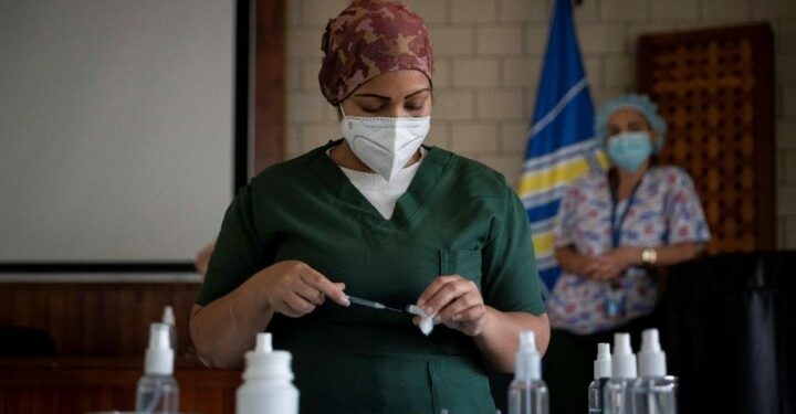 55% de la población está inmunizada con dos dosis