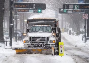 Fuerte tormenta de nieve azota Estados Unidos
