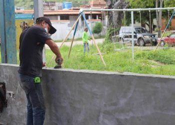 Nueva Esparta |  Inicia recuperación de canchas deportivas en el municipio Maneiro