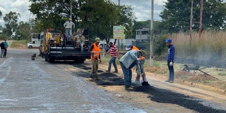 Bolívar | Plan de asfaltado sigue extendiéndose en Caroní