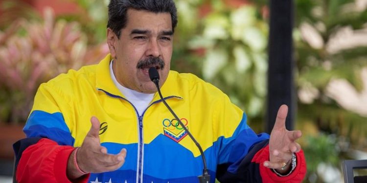 Maduro insiste en continuar con flexibilización general