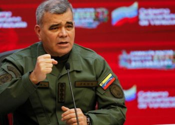Padrino López: “Colombianos se desplazan a Venezuela para huir de la violencia”