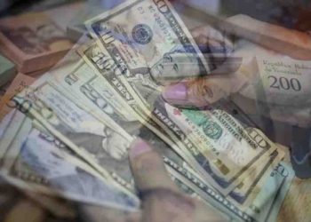 Economistas coinciden en que están subiendo precios en dólares