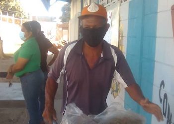 Anzoátegui | Voluntarios iniciaron recuperación de la escuela Consuelo Navas y esperan el aporte de la gobernación