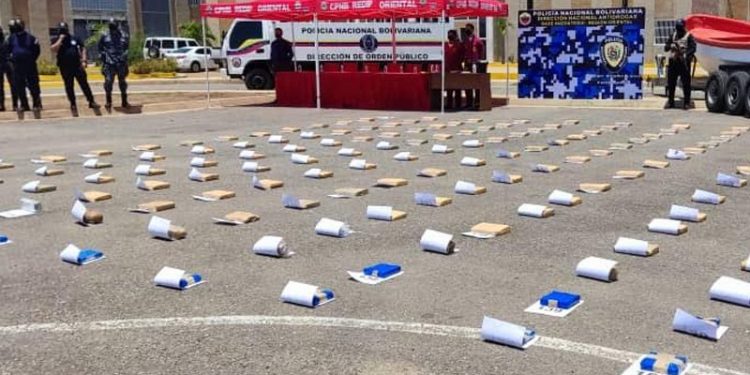 PNB interceptó embarcación con 140 kilos de presunta marihuana en costas entre Sucre y Anzoátegui