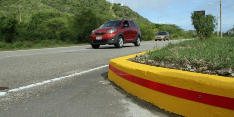 Nueva Esparta | Invitrane coloca dispositivos de seguridad vial en Av. Luisa Cáceres de Arismendi