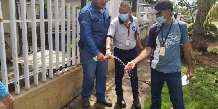 Bolívar | Más de 1.500 habitantes de Caroní beneficiados con reparación de tubería matriz