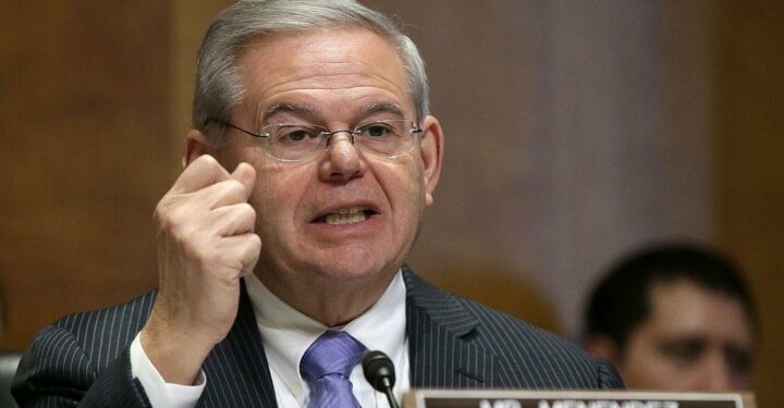 Senador de EEUU exige a Biden “no relajar” sanciones a Venezuela