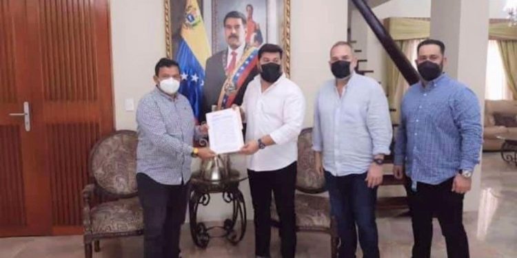 Monagas | Gobernación firma alianza estratégica para la explotación de la mina de cal