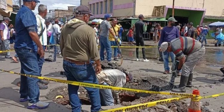 Bolívar | Inician labores de reemplazo de tuberías de red de aguas servidas en el Periférico