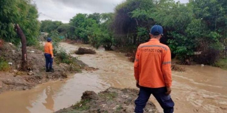Autoridades atienden consecuencias por lluvias en Yaracuy