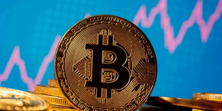 El bitcóin se recupera levemente el viernes, pero baja en la semana un 24%