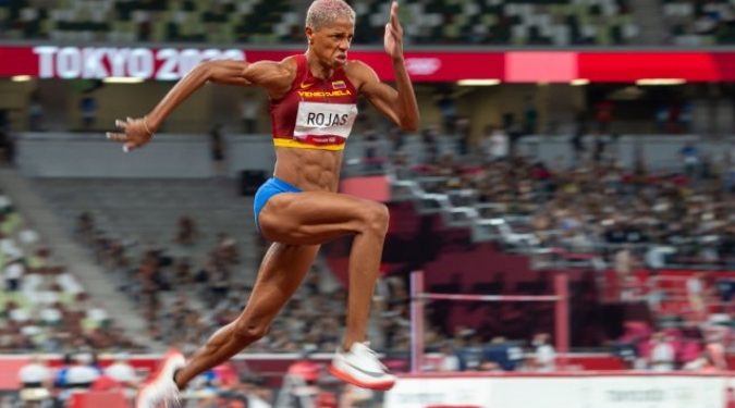 Debido a una leve lesión, Yulimar Rojas no asistirá al Continental Tour