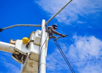 Nueva Esparta | Empieza restauración del alumbrado público en la avenida Francisco Esteban Gómez