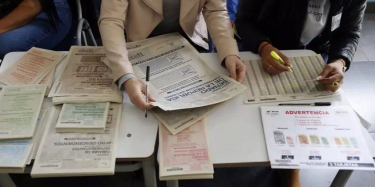 Pacto Histórico denuncia irregularidades en balotaje de este domingo en Colombia