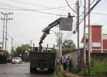 Monagas | Avenida Luis del Valle García de Maturín es iluminada por la Alcaldesa Fuentes
