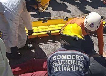 Hombre falleció tras ser arrollado por un camión al caer de una moto
