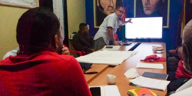 Sucre | Jefe de Gobierno sostuvo charla con docentes de la UNEFA