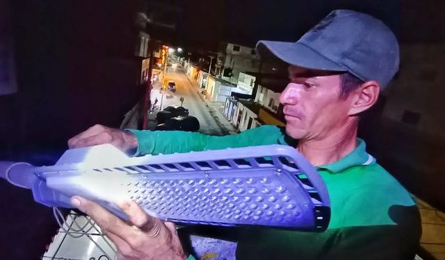 Sucre | El plan «Carúpano se Ilumina» llegó a la calle Libertad de la ciudad de Carúpano