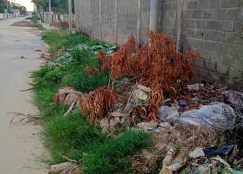 Vecinos de la avenida Rómulo Gallegos denuncian pésimos servicios públicos