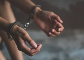 Capturan a mujer tras inducirse un aborto e incinerar al feto en La Guaira