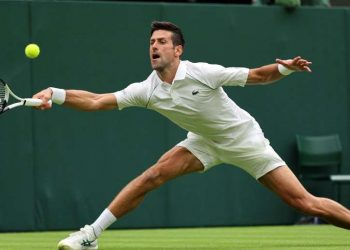Novak Djokovic pasa a la segunda ronda de Wimbledon con más dificultad de lo planeado