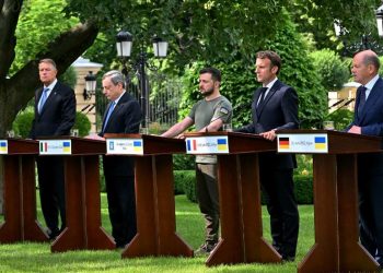 Apoyo «inmediato» por parte de Francia, Alemania, Italia y Rumania a la candidatura de Ucrania a la UE
