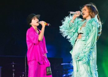 JLo presentó a su hija Emme en un concierto con lenguaje inclusivo: «Elle»