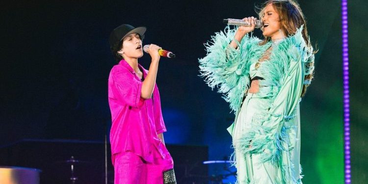 JLo presentó a su hija Emme en un concierto con lenguaje inclusivo: «Elle»