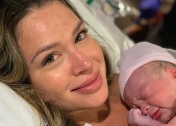 Rosmeri y Arán le dan la bienvenida a su nuevo retoño