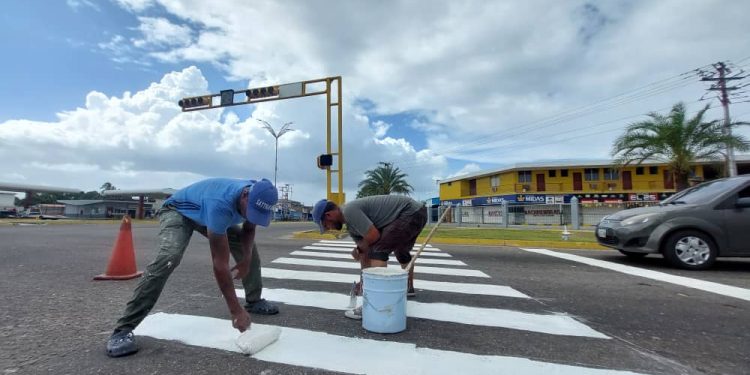 Bolívar | Optimizan demarcación de señales de tránsito en Ciudad Bolívar